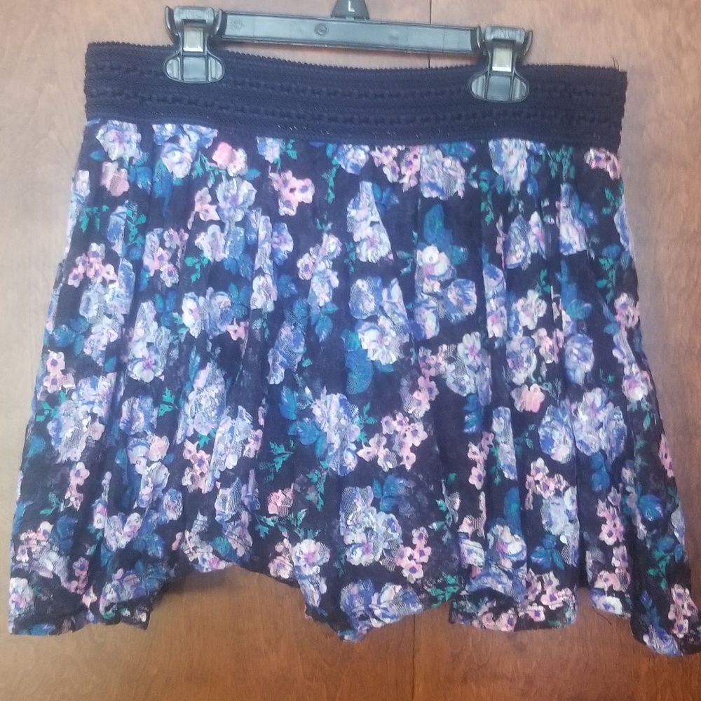 B2G1 SALE!  💕  Justice Navy Floral Skorts - Size 18